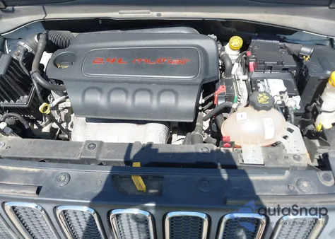 2015 Jeep Renegade Latitude из США, поврежденный, VIN ZACCJABT6FPB85245